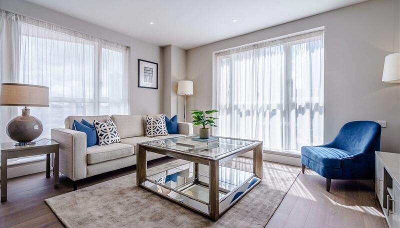 2 bed property in Westferry Circus, London